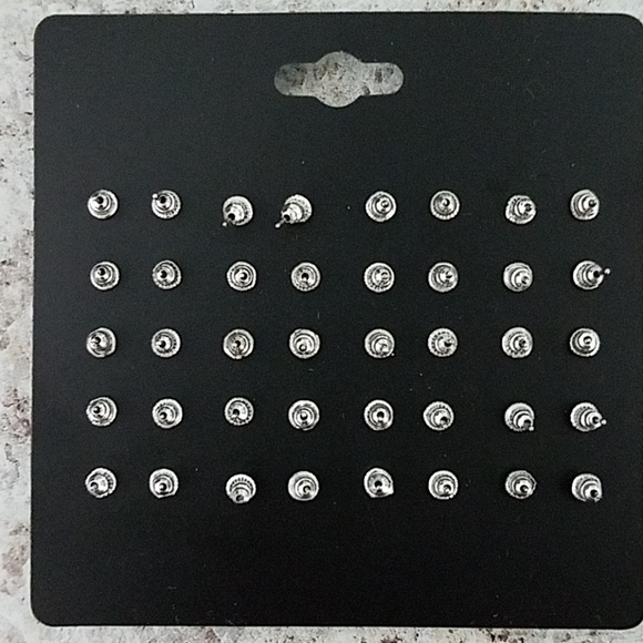 Girls Earrings 20 pairs - Picture 8 of 8